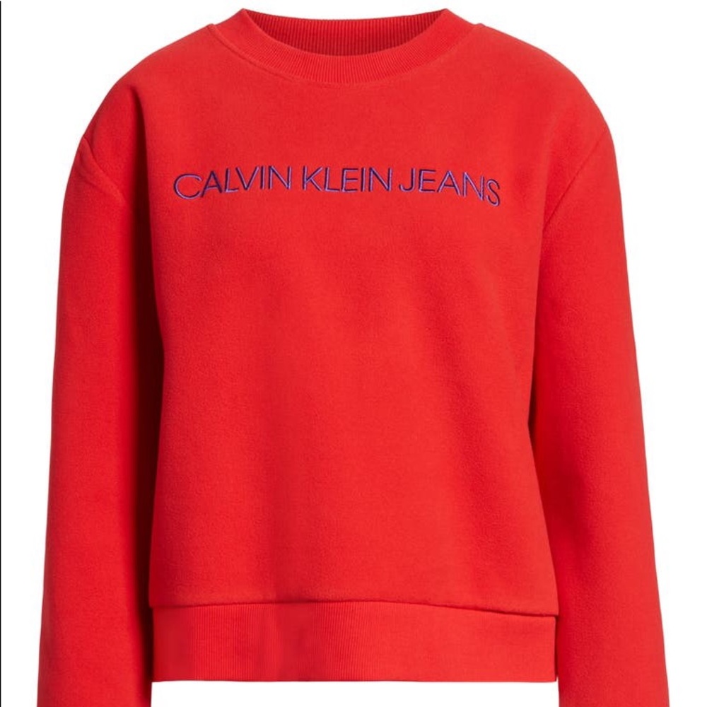 - Calvin Klein Sweat Shirt